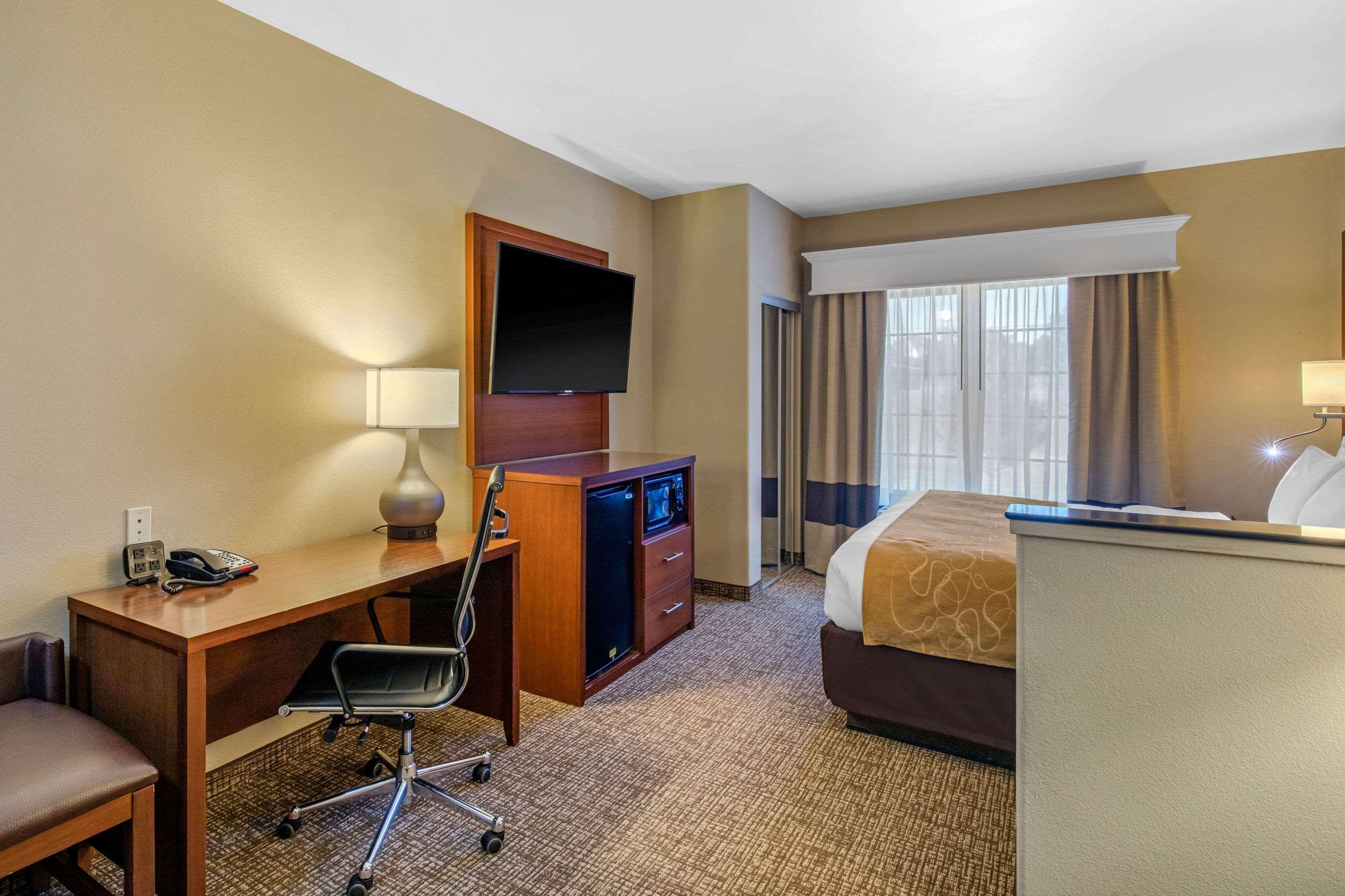 Comfort Suites Marshall Eksteriør billede